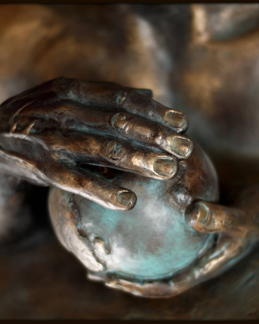 #putin #russia #православие #президентрф#русские #россия #владимирпутин #путин #moscow #artgallery #gallery #art #escultura #sculpture #sculptures #1001sculptures #скульптура #contemporarysculpture #sculptureart #sculptureoftheday #kremlin_putin #moscowsculpture #президент Скульптура "Владимир Путин. Десница" Sculpture "Vladimir Putin: The Hand"